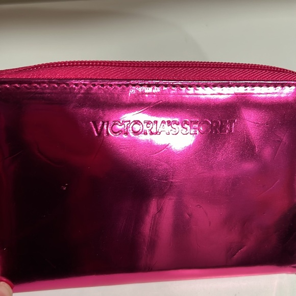 NWT Victoria’s Secret Wristlet - Picture 3 of 5